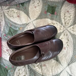 Women Dansko Casual Comfy Shoes